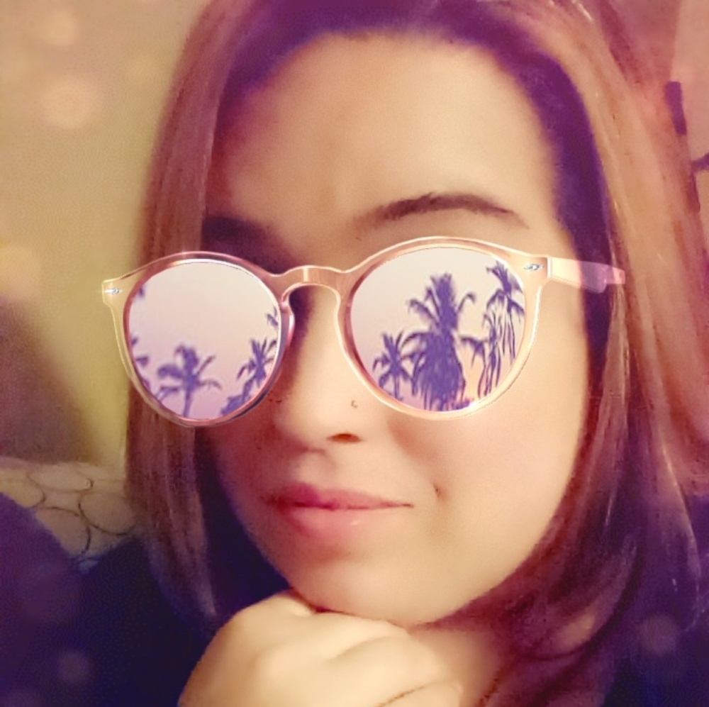 Meet your Posher, Crystal